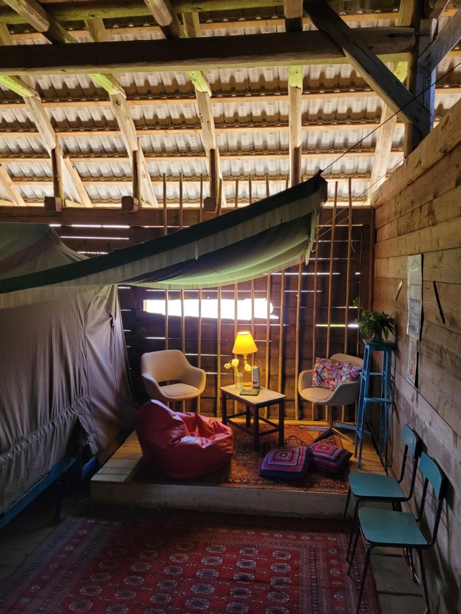 Хостел Nomads Glamp Блед Экстерьер фото